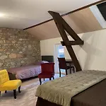 Familial Sur Ferme Equestre Pres De Montlucon - Fr-1-489-431 * Sauvagny