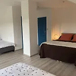 度假居 Familial Sur Ferme Equestre Pres De Montlucon - Fr-1-489-431 *