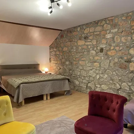 Holiday home Gite Familial Avec Terrasse A La Ferme, Proche Montlucon, Ideal Pour 4 Pers, Draps Et Serviettes Inclus - Fr-1-489-431