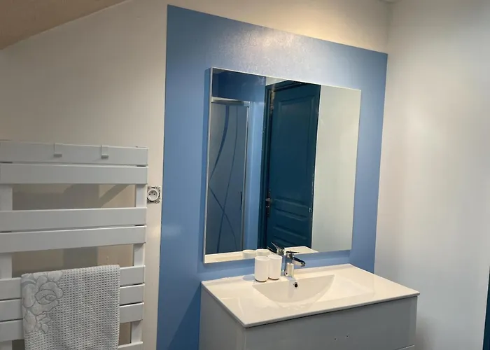 Familial Sur Ferme Equestre Pres De Montlucon - Fr-1-489-431 Sauvagny